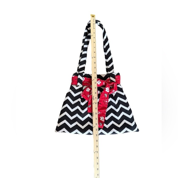 WISCONSIN BADGERS Handmade Chevron Red, White, & Black Canvas Bag Hand Crafted - Picture 5 of 9
